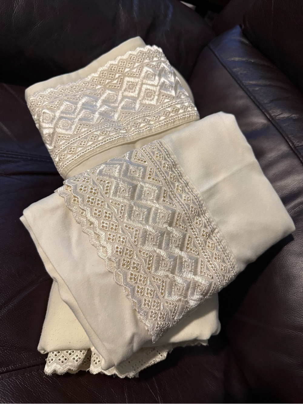 Cream Embroidered Decorative King size flat sheet & 2 pillowcases